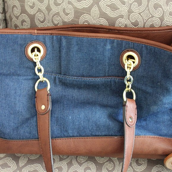 LIZ CLAIBORNE bag! Denim & brown faux leather, with gold tone hardware. - Picture 6 of 11
